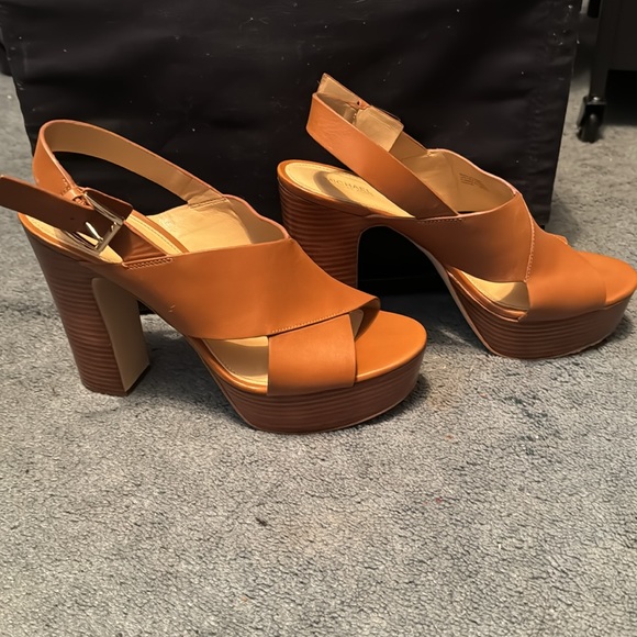 Michael kors heals - Picture 2 of 4